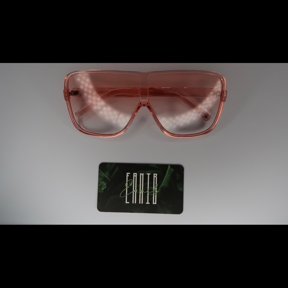 **NEVER WORN** luxury rounded oversized women sunglasses - Picture 1 of 1